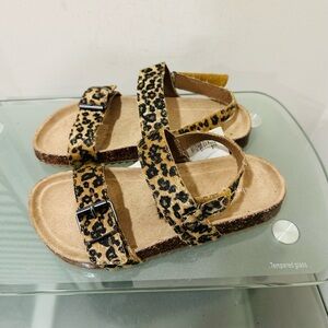Abercrombie Women’s Animal Print Sandals Size 5/6 Casual Flat‎ Ankle Strap